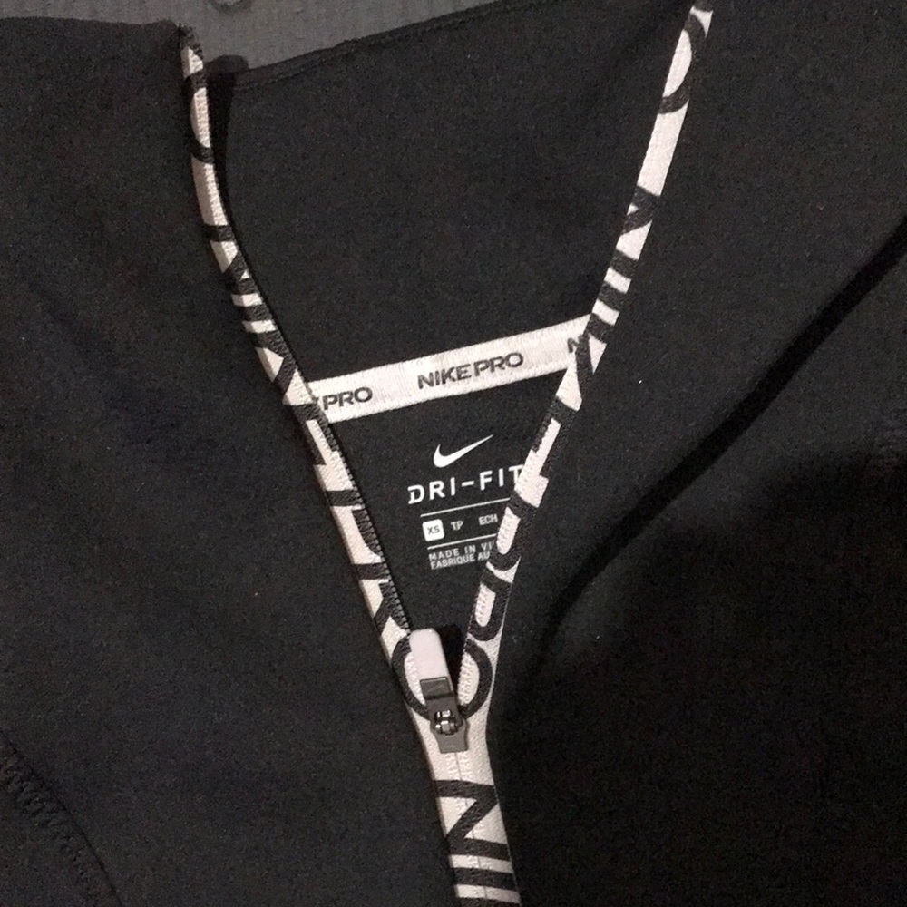 Nike pullover - Picture 2 of 3